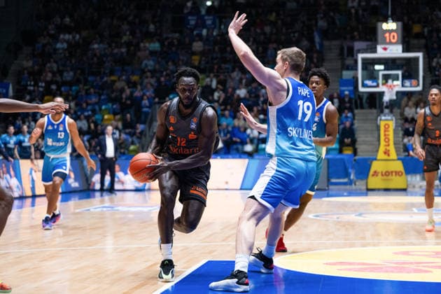 Amadou Sow (Niners Chemnitz, 12), Till Pape (Skyliners Frankfurt, 19) GER, BBL, Skyliners Frankfurt vs. Niners Chemnitz, SV Basketball, 1. Bundesliga, 15 Spieltag, Saison 2025 2026 10.01.2026 Eibner-Pressefoto Attila Ziga GER, BBL, Skyliners Frankfurt vs. Niners Chemnitz, SV Basketball, 1. Bundesliga, 15 Spieltag, Saison 2025 2026 10.01.2026 Frankfurt am Main Copyright: xEibner-Pressefotox EP_AZA