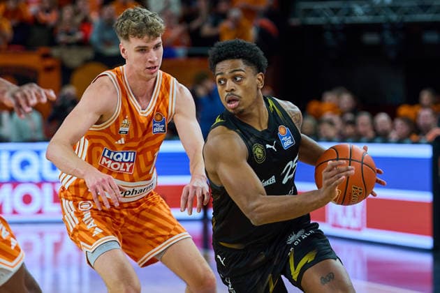 Tobias Jensen (ratiopharm ulm, 07), Grant Sherfield (Basketball Loewen Braunschweig, 25) GER, ratiopharm ulm vs. Basketball Loewen Braunschweig, Basketball, 15. Spieltag, EasyCredit Bundesliga, Spielzeit 2025 2026, 10.01.2026 GER, ratiopharm ulm vs. Basketball Loewen Braunschweig, Basketball, 15. Spieltag, EasyCredit Bundesliga, Spielzeit 2025 2026, 10.01.2026 Neu-Ulm Copyright: xEibner-Pressefoto GeraldxOelze-dexStoppanyx EP_ODS