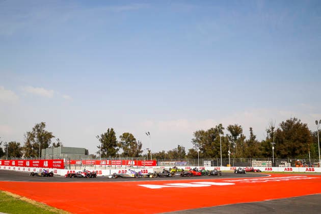2025 FORMULA E MEXICO CITY ePRIX 51 MULLER Nico (swi), Porsche Formula E Team, Porsche 99X Electric, action 48 MORTARA Edoardo (swi), Mahindra Racing, Mahindra M12Electro, action 94 WEHRLEIN Pascal (ger), Porsche Formula E Team, Porsche 99X Electric, action 77 BARNARD Taylor (gbr), DS Penske, DS E-Tense FE25, action during the the Mexico City Paulo ePrix, 2nd round of the 2025-26 ABB FIA Formula E World Championship, WM, Weltmeisterschaft on the Autodromo Hermanos Rodriguez from January 8 to 10, 2025 in Mexico City, Mexico - Copyright: xGREGORYxLENORMANDx