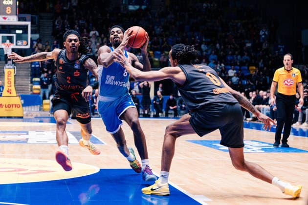 Nike Sibande (Niners Chemnitz, 02), William Christmas (Skyliners Frankfurt, 08) GER, BBL, Skyliners Frankfurt vs. Niners Chemnitz, SV Basketball, 1. Bundesliga, 15 Spieltag, Saison 2025 2026 10.01.2026 Eibner-Pressefoto Attila Ziga GER, BBL, Skyliners Frankfurt vs. Niners Chemnitz, SV Basketball, 1. Bundesliga, 15 Spieltag, Saison 2025 2026 10.01.2026 Frankfurt am Main Copyright: xEibner-Pressefotox EP_AZA