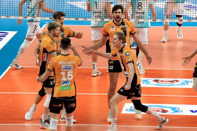 DEU, DVV, 1.VBL, BR Volleys vs. SWD powevolleys Dueren, 11.01.2026, Max-Schmeling-Halle, Berlin, DEU, DVV, 1.VBL, BR Volleys vs. SWD powevolleys Dueren, im Bild BR Volleys-Spielerkreis