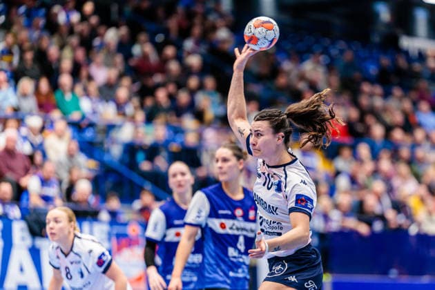 Lucie Modenel (Chambray Touraine Handball, 10) im Torwurf GER, HSG Blomberg-Lippe (GER) vs. Chambray Touraine Handball (FRA), Handball, EHF European League Women, Gruppenphase, 11.01.2026 GER, HSG Blomberg-Lippe (GER) vs. Chambray Touraine Handball (FRA), Handball, EHF European League Women, Gruppenphase, 11.01.2026 Lemgo Copyright: xEibner-Pressefoto JanxRollingerx EP_JSK