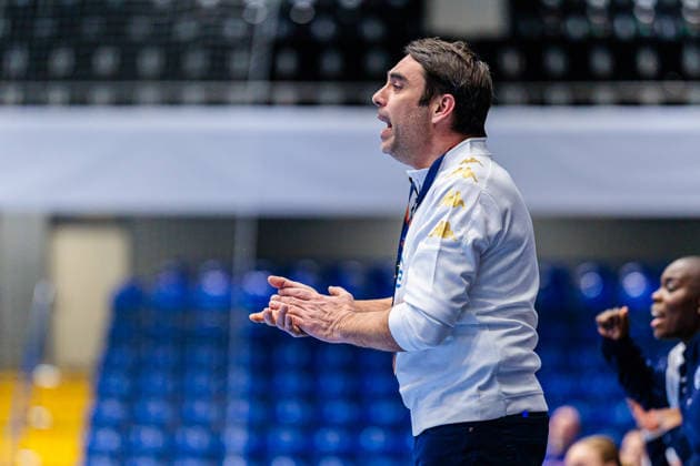 Camille Comte (Chambray Touraine Handball, Trainer) GER, HSG Blomberg-Lippe (GER) vs. Chambray Touraine Handball (FRA), Handball, EHF European League Women, Gruppenphase, 11.01.2026 GER, HSG Blomberg-Lippe (GER) vs. Chambray Touraine Handball (FRA), Handball, EHF European League Women, Gruppenphase, 11.01.2026 Lemgo Copyright: xEibner-Pressefoto JanxRollingerx EP_JSK