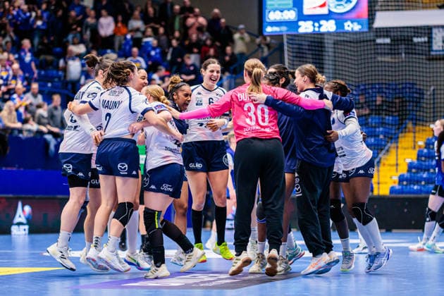 Die Mannschaft von Chambray Touraine Handball jubelt freut sich nach 25:26 Sieg GER, HSG Blomberg-Lippe (GER) vs. Chambray Touraine Handball (FRA), Handball, EHF European League Women, Gruppenphase, 11.01.2026 GER, HSG Blomberg-Lippe (GER) vs. Chambray Touraine Handball (FRA), Handball, EHF European League Women, Gruppenphase, 11.01.2026 Lemgo Copyright: xEibner-Pressefoto JanxRollingerx EP_JSK