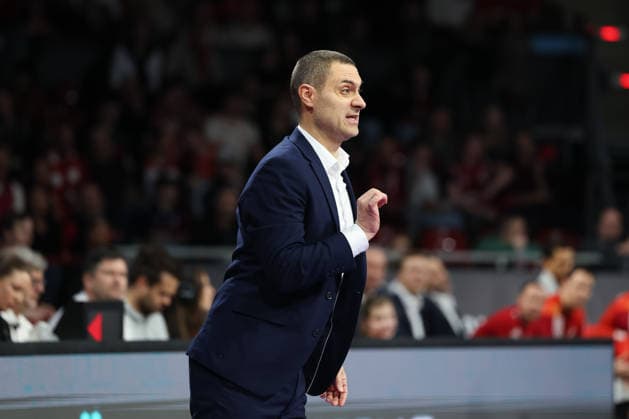 Marko Stankovic (Telekom Baskets Bonn, Chef-Trainer) gestikuliert, GER, FC Bayern Basketball vs. Telekom Baskets Bonn, Basketball, easycredit Basketball Bundesliga, 15. Spieltag, Saison 2025 2026, 11.01.2026, GER, FC Bayern Basketball vs. Telekom Baskets Bonn, Basketball, easycredit Basketball Bundesliga, 15. Spieltag, Saison 2025 2026, 11.01.2026 Muenchen Copyright: xEibner-Pressefoto JennixMaulx EP_JML