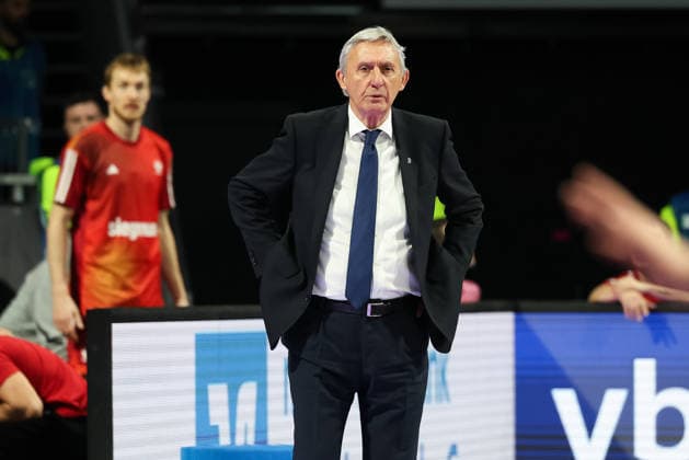 Svetislav Pesic (FC Bayern Basketball, Chef-Trainer), GER, FC Bayern Basketball vs. Telekom Baskets Bonn, Basketball, easycredit Basketball Bundesliga, 15. Spieltag, Saison 2025 2026, 11.01.2026, GER, FC Bayern Basketball vs. Telekom Baskets Bonn, Basketball, easycredit Basketball Bundesliga, 15. Spieltag, Saison 2025 2026, 11.01.2026 Muenchen Copyright: xEibner-Pressefoto JennixMaulx EP_JML