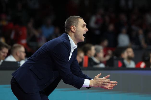 Marko Stankovic (Telekom Baskets Bonn, Chef-Trainer) applaudiert, GER, FC Bayern Basketball vs. Telekom Baskets Bonn, Basketball, easycredit Basketball Bundesliga, 15. Spieltag, Saison 2025 2026, 11.01.2026, GER, FC Bayern Basketball vs. Telekom Baskets Bonn, Basketball, easycredit Basketball Bundesliga, 15. Spieltag, Saison 2025 2026, 11.01.2026 Muenchen Copyright: xEibner-Pressefoto JennixMaulx EP_JML