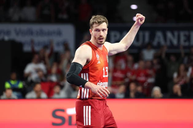 Andreas Obst (FC Bayern Basketball, 13) jubelt, GER, FC Bayern Basketball vs. Telekom Baskets Bonn, Basketball, easycredit Basketball Bundesliga, 15. Spieltag, Saison 2025 2026, 11.01.2026, GER, FC Bayern Basketball vs. Telekom Baskets Bonn, Basketball, easycredit Basketball Bundesliga, 15. Spieltag, Saison 2025 2026, 11.01.2026 Muenchen Copyright: xEibner-Pressefoto JennixMaulx EP_JML