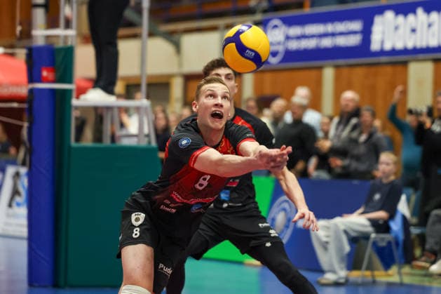 Tomi Saarinen (Barock Volleys MTV Ludwigsburg, 08) mit Ball, GER, ASV Dachau vs. Barock Volleys MTV Ludwigsburg, Volleyball, 1. Bundesliga, Saison 2025 2026, 14.01.2026, GER, ASV Dachau vs. Barock Volleys MTV Ludwigsburg, Volleyball, 1. Bundesliga, Saison 2025 2026, 14.01.2026 Dachau Copyright: xEibner-Pressefoto JennixMaulx EP_JML