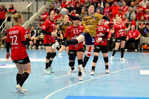 Anika, Hampel (Buxtehuder SV, 10), Rikke Hoffbeck, Petersen (Thueringer HC, 22), Kelly, de Abreu Rosa (Thueringer HC, 77), Giulia, Guariero (Thueringer HC, 13), Luca, Farago (Thueringer HC, 19), Lotta, Heider (Thueringer HC, 7) GER, Thueringer HC gegen Buxtehuder SV, 1. Handballbundesliga Frauen, Handball, 13.Spieltag, Saison 2025 2026, 14.01.2026 GER, Thueringer HC gegen Buxtehuder SV, 1. Handballbundesliga Frauen, Handball, 13.Spieltag, Saison 2025 2026, 14.01.2026 Bad Langensalza Copyright: xEibner-Pressefoto MartinxHerbstx EP_MHT