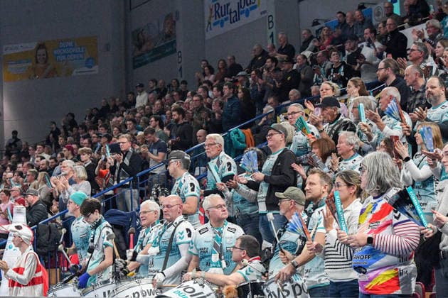 Moskitos Fanclub, Fanclub der SWD Powervolleys Düren, Fans, Publikum, Zuschauer, Stimmung, Atmosphäre, Stadion, 14.01.2026, Düren (Deutschland), Volleyball, 1. Bundesliga Männer, SWD Powervolleys Düren - VfB Friedrichshafen