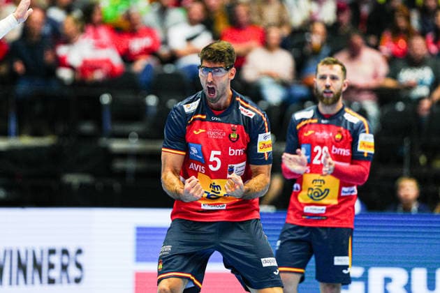 Torjubel Antonio Serradilla (Spanien, 05) DEN, Spanien vs. Serbien, Handball, EHF Europameisterschaft 2026, Gruppe A, Spieltag 1, 15.01.2026 DEN, Spanien vs. Serbien, Handball, EHF Europameisterschaft 2026, Gruppe A, Spieltag 1, 15.01.2026 Herning Copyright: xEibner-Pressefoto MarcelxvonxFehrnx EP_MFN