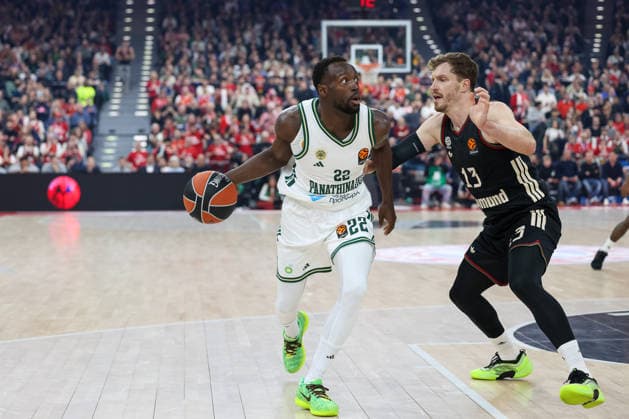 Jerian Grant (Panathinaikos AKTOR Athen, 22) mit Andreas Obst (FC Bayern Basketball, 13), GER, FC Bayern Basketball vs. Panathinaikos AKTOR Athen, Basketball, Euroleague, 22. Spieltag, Saison 2025 2026, 15.01.2026, GER, FC Bayern Basketball vs. Panathinaikos AKTOR Athen, Basketball, Euroleague, 22. Spieltag, Saison 2025 2026, 15.01.2026 Muenchen Copyright: xEibner-Pressefoto JennixMaulx EP_JML
