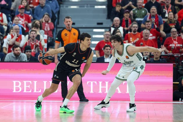 Vladimir Lucic (FC Bayern Basketball, 11) mit Cedi Osman (Panathinaikos AKTOR Athen, 06), GER, FC Bayern Basketball vs. Panathinaikos AKTOR Athen, Basketball, Euroleague, 22. Spieltag, Saison 2025 2026, 15.01.2026, GER, FC Bayern Basketball vs. Panathinaikos AKTOR Athen, Basketball, Euroleague, 22. Spieltag, Saison 2025 2026, 15.01.2026 Muenchen Copyright: xEibner-Pressefoto JennixMaulx EP_JML