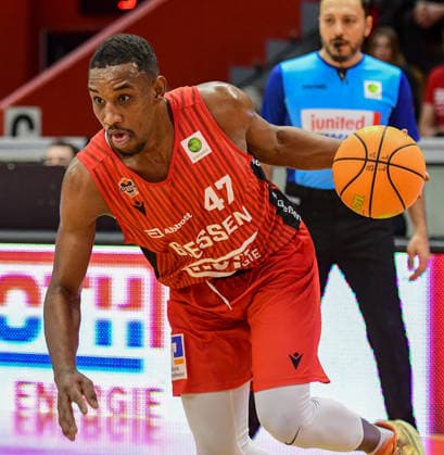 Abu Kigab 2.Bundesliga Pro A, 18. Spieltag, 46ers, Basketball, Basketball Saison 2025 2026, BBL, Deutschland, Gießen 46ers Artland Dragons, Gießen in rot, Herren, Dragons in weiß