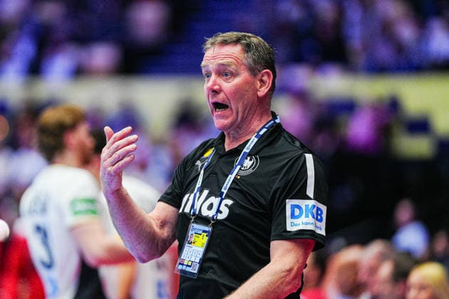 Alfred Gislason (Deutschland, Trainer sauer auf David Spaeth (Deutschland, 01) DEN, Deutschland vs. Oesterreich, Handball, EHF Europameisterschaft 2026, Gruppe A, Spieltag 1, 15.01.2026 DEN, Deutschland vs. Oesterreich, Handball, EHF Europameisterschaft 2026, Gruppe A, Spieltag 1, 15.01.2026 Herning Copyright: xEibner-Pressefoto MarcelxvonxFehrnx EP_MFN