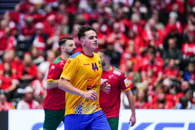 Daniel Stanciuc (Rumaenien, 44) DEN, Portugal vs. Rumaenien, Handball, EHF Europameisterschaft 2026, Gruppe B, Spieltag 1, 16.01.2026 DEN, Portugal vs. Rumaenien, Handball, EHF Europameisterschaft 2026, Gruppe B, Spieltag 1, 16.01.2026 Herning Copyright: xEibner-Pressefoto MarcelxvonxFehrnx EP_MFN