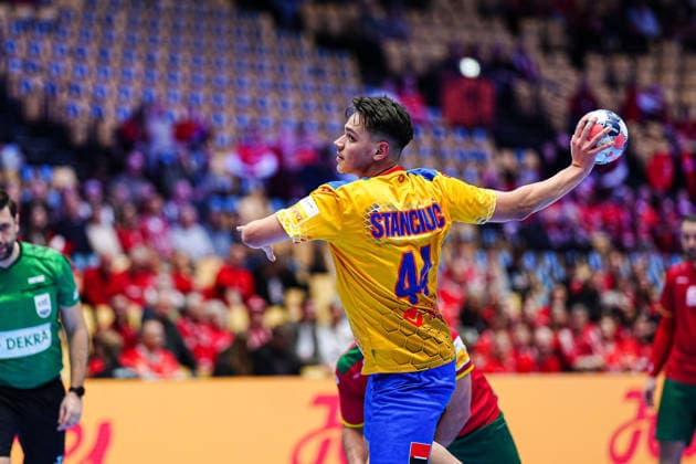 7 Meter Wurf Tor Daniel Stanciuc (Rumaenien, 44) DEN, Portugal vs. Rumaenien, Handball, EHF Europameisterschaft 2026, Gruppe B, Spieltag 1, 16.01.2026 DEN, Portugal vs. Rumaenien, Handball, EHF Europameisterschaft 2026, Gruppe B, Spieltag 1, 16.01.2026 Herning Copyright: xEibner-Pressefoto MarcelxvonxFehrnx EP_MFN