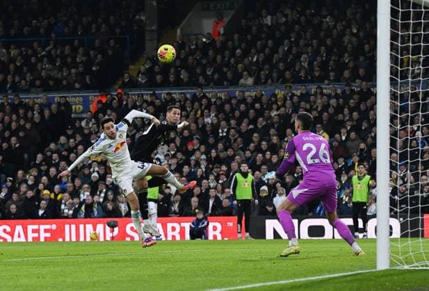 Sasa Lukic of Fulham has a header on goal Leeds United v Fulham, Premier League, Football, Elland Road, Leeds, UK - 17 Jan 2026Leeds Elland Road United Kingdom EDITORIAL USE ONLY No use with unauthorised audio, video, data, fixture lists, club league logos or live services. Online in-match use limited to 120 images, no video emulation. No use in betting, games or single club league player publications. Copyright: xAnnaxGowthorpe Shutterstockx 16348115ai