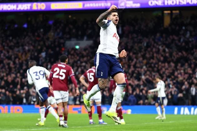 Cristian Romero of Tottenham Hotspur celebrates after scoring a goal (1-1) Tottenham Hotspur v West Ham United, Premier League, Football, Tottenham Hotspur Stadium, London, UK - 17 Jan 2026London Tottenham Hotspur Stadium United Kingdom EDITORIAL USE ONLY No use with unauthorised audio, video, data, fixture lists, club league logos or live services. Online in-match use limited to 120 images, no video emulation. No use in betting, games or single club league player publications. Copyright: xSimonxDael Shutterstockx 16348134be