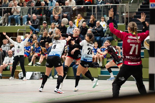 Svenja Mann (Bergischer HC 06, 04), Nele Nusser (TG Nuertingen, 11) und Hannah Kamp (Bergischer HC 06, 24), TG Nuertingen vs. Bergischer HC 06, Handball, 2. Bundesliga Frauen, 14. Spieltag, Saison 2025 2026, 17.01.2026, TG Nuertingen vs. Bergischer HC 06, Handball, 2. Bundesliga Frauen, 14. Spieltag, Saison 2025 2026, 17.01.2026 Nuertingen Copyright: xEibner-Pressefoto MaxxVogelx EP_MVL