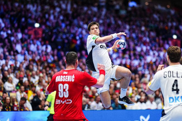 Wurf Tor Renars Uscins (Deutschland, 23) DEN, Serbien vs. Deutschland, Handball, EHF Europameisterschaft 2026, Gruppe A, Spieltag 2, 17.01.2026 DEN, Serbien vs. Deutschland, Handball, EHF Europameisterschaft 2026, Gruppe A, Spieltag 2, 17.01.2026 Herning Copyright: xEibner-Pressefoto MarcelxvonxFehrnx EP_MFN