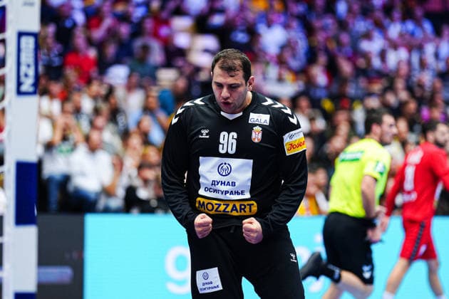 Jubel nach Parade Dejan Milosavljev (Serbien, 96) DEN, Serbien vs. Deutschland, Handball, EHF Europameisterschaft 2026, Gruppe A, Spieltag 2, 17.01.2026 DEN, Serbien vs. Deutschland, Handball, EHF Europameisterschaft 2026, Gruppe A, Spieltag 2, 17.01.2026 Herning Copyright: xEibner-Pressefoto MarcelxvonxFehrnx EP_MFN
