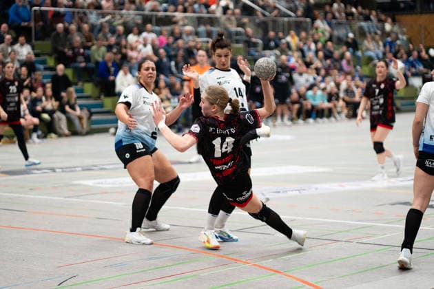 Nora Erhardt (TG Nuertingen, 14), TG Nuertingen vs. Bergischer HC 06, Handball, 2. Bundesliga Frauen, 14. Spieltag, Saison 2025 2026, 17.01.2026, TG Nuertingen vs. Bergischer HC 06, Handball, 2. Bundesliga Frauen, 14. Spieltag, Saison 2025 2026, 17.01.2026 Nuertingen Copyright: xEibner-Pressefoto MaxxVogelx EP_MVL