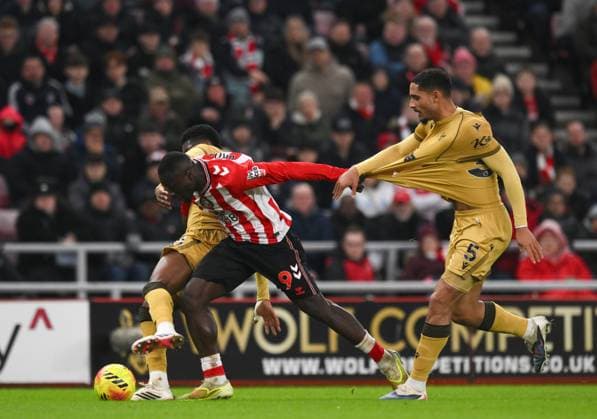 Brian Brobbey of Sunderland (centre) in action Sunderland v Crystal Palace, Premier League, Football, Stadium of Light, Sunderland, UK - 17 Jan 2026Sunderland Stadium of Light United Kingdom EDITORIAL USE ONLY No use with unauthorised audio, video, data, fixture lists, club league logos or live services. Online in-match use limited to 120 images, no video emulation. No use in betting, games or single club league player publications. Copyright: xRichardxLee Shutterstockx 16348128cs