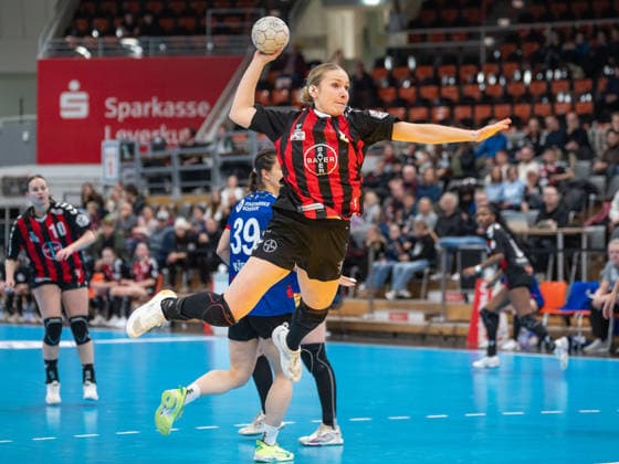 Annika Ingenpass (TSV Bayer 04 Leverkusen, 02) kommt zum Wurf. TSV Bayer 04 Leverkusen vs. Rostocker Handball Club, Handball, ALSCO Handballbundesliga Frauen, 14. Spieltag, Saison 2025 2026, 18.01.2026 TSV Bayer 04 Leverkusen vs. Rostocker Handball Club, Handball, ALSCO Handballbundesliga Frauen, 18. Spieltag, Saison 2025 2026, 18.01.2026 Leverkusen Copyright: xEibner-Pressefoto ThomasxHaeslerx EP_THR