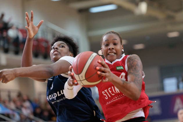 Khalis Cain (Lions, 5), Zoesha Smith (HTC, 4), Syntainics MBC vs. Herner TC, Frauen, Basketball, 1. Bundesliga, DBBL, Hauptrunde, 15. Spieltag, Saison 2025 26, 18.01.2026. Halle SWH Arena Sachsen-Anhalt Deutschland