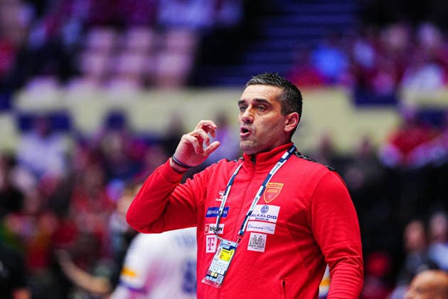 Kiril Lazarov (Nordmazedonien, Trainer) DEN, Nordmazedonien vs. Portugal, Handball, EHF Europameisterschaft 2026, Gruppe B, Spieltag 2, 18.01.2026 DEN, Nordmazedonien vs. Portugal, Handball, EHF Europameisterschaft 2026, Gruppe B, Spieltag 2, 18.01.2026 Herning Copyright: xEibner-Pressefoto MarcelxvonxFehrnx EP_MFN