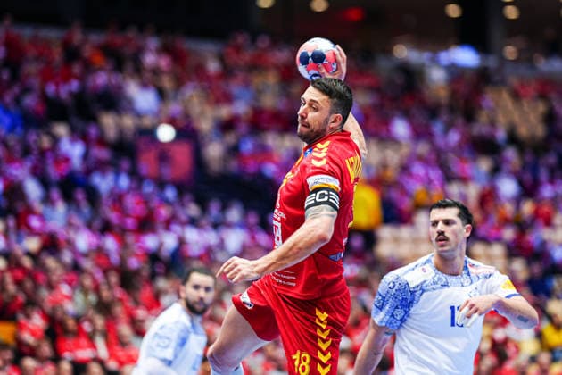 Wurf Tor Filip Kuzmanovski (Nordmazedonien, 18) DEN, Nordmazedonien vs. Portugal, Handball, EHF Europameisterschaft 2026, Gruppe B, Spieltag 2, 18.01.2026 DEN, Nordmazedonien vs. Portugal, Handball, EHF Europameisterschaft 2026, Gruppe B, Spieltag 2, 18.01.2026 Herning Copyright: xEibner-Pressefoto MarcelxvonxFehrnx EP_MFN