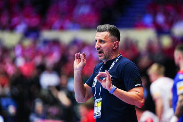 George Buricea (Rumaenien, Trainer) DEN, Rumaeinen vs. Daenemark, Handball, EHF Europameisterschaft 2026, Gruppe B, Spieltag 2, 18.01.2026 DEN, Rumaeinen vs. Daenemark, Handball, EHF Europameisterschaft 2026, Gruppe B, Spieltag 2, 18.01.2026 Herning Copyright: xEibner-Pressefoto MarcelxvonxFehrnx EP_MFN