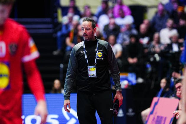 Iker Romero (Oesterreich, Trainer) DEN, Oesterreich vs. Serbien, Handball, EHF Europameisterschaft 2026, Gruppe A, Spieltag 3, 19.01.2026 DEN, Oesterreich vs. Serbien, Handball, EHF Europameisterschaft 2026, Gruppe A, Spieltag 3, 19.01.2026 Herning Copyright: xEibner-Pressefoto MarcelxvonxFehrnx EP_MFN