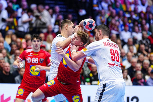 Uros Borzas (Serbien, 13), Lukas Hutecek (Oesterreich, 72), Mijajlo Marsenic (Serbien, 93) DEN, Oesterreich vs. Serbien, Handball, EHF Europameisterschaft 2026, Gruppe A, Spieltag 3, 19.01.2026 DEN, Oesterreich vs. Serbien, Handball, EHF Europameisterschaft 2026, Gruppe A, Spieltag 3, 19.01.2026 Herning Copyright: xEibner-Pressefoto MarcelxvonxFehrnx EP_MFN