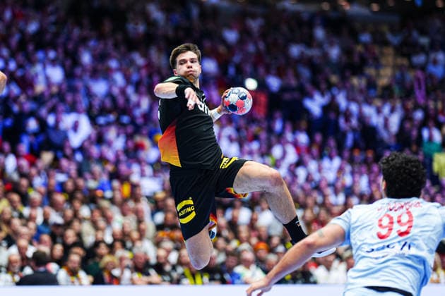 Wurf Tor Renars Uscins (Deutschland, 23) DEN, Deutschland vs. Spanien, Handball, EHF Europameisterschaft 2026, Gruppe A, Spieltag 3, 19.01.2026 DEN, Deutschland vs. Spanien, Handball, EHF Europameisterschaft 2026, Gruppe A, Spieltag 3, 19.01.2026 Herning Copyright: xEibner-Pressefoto MarcelxvonxFehrnx EP_MFN