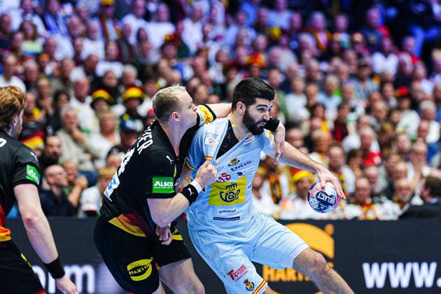 Justus Fischer (Deutschland, 54), Imanol Garciandia (Spanien, 18) DEN, Deutschland vs. Spanien, Handball, EHF Europameisterschaft 2026, Gruppe A, Spieltag 3, 19.01.2026 DEN, Deutschland vs. Spanien, Handball, EHF Europameisterschaft 2026, Gruppe A, Spieltag 3, 19.01.2026 Herning Copyright: xEibner-Pressefoto MarcelxvonxFehrnx EP_MFN
