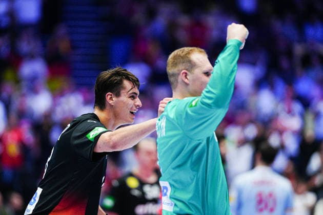 Julian Koester (Deutschland, 18) und David Spaeth (Deutschland, 01) jubelt Jubel nach Sieg Spielende DEN, Deutschland vs. Spanien, Handball, EHF Europameisterschaft 2026, Gruppe A, Spieltag 3, 19.01.2026 DEN, Deutschland vs. Spanien, Handball, EHF Europameisterschaft 2026, Gruppe A, Spieltag 3, 19.01.2026 Herning Copyright: xEibner-Pressefoto MarcelxvonxFehrnx EP_MFN