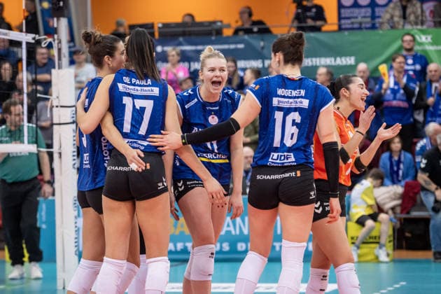 Pauline Martin (Allianz MTV Stuttgart, 11), Mitte - Jubel mit Team GER, Allianz MTV Stuttgart - Skurios Volleys Borken, Volleyball Bundesliga, VBL, Spielzeit 2025 2026, 20.01.2026 GER, Allianz MTV Stuttgart - Skurios Volleys Borken, Volleyball Bundesliga, VBL, Spielzeit 2025 2026, 20.01.2026 Stuttgart Copyright: xSandyxDinkelackerx EP_SDR
