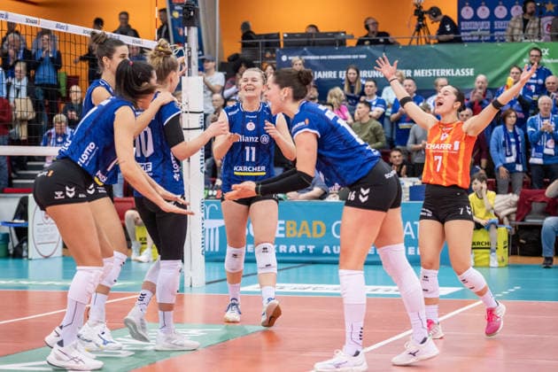 Pauline Martin (Allianz MTV Stuttgart, 11), Mitte und Team - Jubel, Freude, Freudenschrei GER, Allianz MTV Stuttgart - Skurios Volleys Borken, Volleyball Bundesliga, VBL, Spielzeit 2025 2026, 20.01.2026 GER, Allianz MTV Stuttgart - Skurios Volleys Borken, Volleyball Bundesliga, VBL, Spielzeit 2025 2026, 20.01.2026 Stuttgart Copyright: xSandyxDinkelackerx EP_SDR