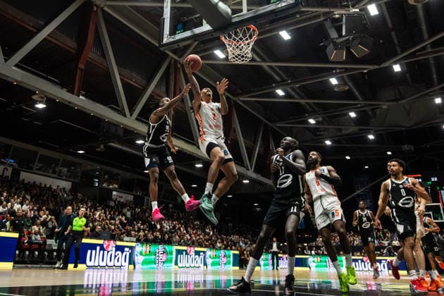 GER, BKT EuroCup, Saison 2025 2026, Niners Chemnitz - Cosea JL Bourg-en-Bresse. 20.01.2026, Messe, Chemnitz, GER, BKT EuroCup, Saison 2025 2026, Niners Chemnitz - Cosea JL Bourg-en-Bresse. Nike Sibande (Niners Chemnitz, 2) Foto Alexander Trienitz Chemnitz Messe Sachsen Deutschland