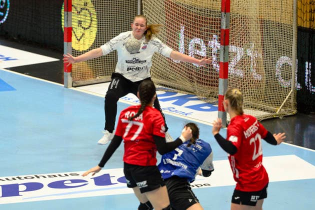 Laura, Kuske (TW, Thueringer HC, 11), Kelly Rosa (Thueringer HC, 77), Rikke, Hoffbeck (Aussen, Thueringer HC, 22), Diana Doegg, Magnusdottir (Rueckraum Rechts, HSG Blomberg-Lippe, 7) GER, Thueringen, Thueringer HC gegen HSG Blomberg-Lippe, Alsco Handball Bundesliga Frauen, 1. Handballbundesliga Frauen, Handball, 14.Spieltag, Saison 2025 2026, 21.01.2026 GER, Thueringen, Thueringer HC gegen HSG Blomberg-Lippe, Alsco Handball Bundesliga Frauen, 1. Handballbundesliga Frauen, Handball, 14.Spieltag, Saison 2025 2026, 21.01.2026 Bad Langensalza Copyright: xEibner-Pressefoto MartinxHerbstx EP_MHT