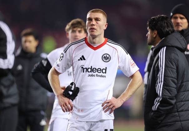 21.01.2026, Fussball UEFA Champions League, Qarabag Agdam FK - Eintracht Frankfurt, v.l., Rasmus Kristensen (Eintracht Frankfurt) enttaeuscht, enttaeuscht schauend, dissapointed, traurig, frustiert, frust, gefrustet, frustrated DFL DFB REGULATIONS PROHIBIT ANY USE OF PHOTOGRAPHS AS IMAGE SEQUENCES AND OR QUASI-VIDEO. xdcx Copyright: HMBxMedia Claus
