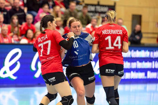 Kelly Rosa (Thueringer HC, 77), Anika, Niederwieser (Rueckraum, Thueringer HC, 14), Maxi, Muehlner (Kreislaeufer, HSG Blomberg-Lippe, 10) GER, Thueringen, Thueringer HC gegen HSG Blomberg-Lippe, Alsco Handball Bundesliga Frauen, 1. Handballbundesliga Frauen, Handball, 14.Spieltag, Saison 2025 2026, 21.01.2026 GER, Thueringen, Thueringer HC gegen HSG Blomberg-Lippe, Alsco Handball Bundesliga Frauen, 1. Handballbundesliga Frauen, Handball, 14.Spieltag, Saison 2025 2026, 21.01.2026 Bad Langensalza Copyright: xEibner-Pressefoto MartinxHerbstx EP_MHT