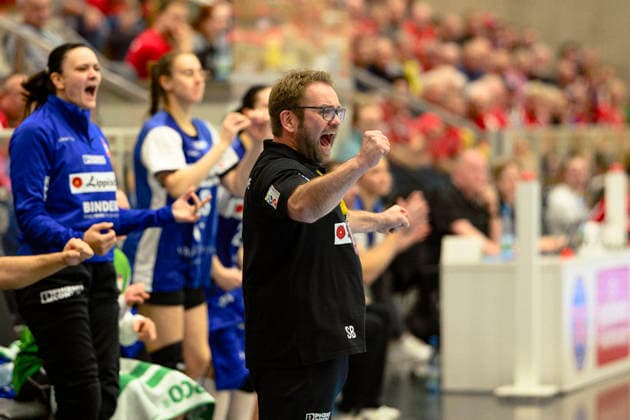 Steffen, Birkner (Trainer, HSG Blomberg-Lippe) Jubel zum Fuehrrungsausbau gegen den THC. GER, Thueringen, Thueringer HC gegen HSG Blomberg-Lippe, Alsco Handball Bundesliga Frauen, 1. Handballbundesliga Frauen, Handball, 14.Spieltag, Saison 2025 2026, 21.01.2026 GER, Thueringen, Thueringer HC gegen HSG Blomberg-Lippe, Alsco Handball Bundesliga Frauen, 1. Handballbundesliga Frauen, Handball, 14.Spieltag, Saison 2025 2026, 21.01.2026 Bad Langensalza Copyright: xEibner-Pressefoto MartinxHerbstx EP_MHT