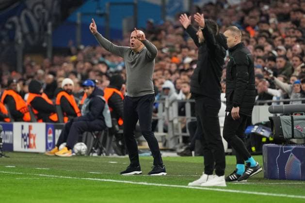 Liverpool coach Arne Slot and Marseille coach Roberto De Zerbi Marseille v Liverpool, UEFA Champions League, Group Stage, Football, Orange Velodrome, Marseille, France - 21 Jan 2026Marseille Orange Vélodrome France EDITORIAL USE ONLY No use with unauthorised audio, video, data, fixture lists, club league logos or live services. Online in-match use limited to 120 images, no video emulation. No use in betting, games or single club league player publications. Copyright: xDavexWinter Shutterstockx 16348361bz