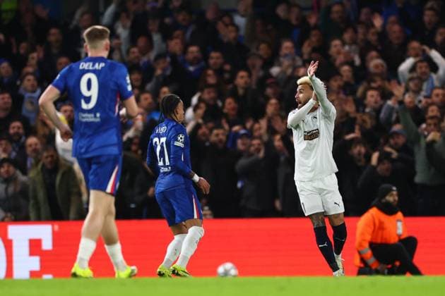 Jaja of Pafos appeals for hand ball Chelsea v Pafos, UEFA Champions League, Group Stage, Football, Stamford Bridge, London, UK - 21 Jan 2026London Stamford Bridge United Kingdom EDITORIAL USE ONLY No use with unauthorised audio, video, data, fixture lists, club league logos or live services. Online in-match use limited to 120 images, no video emulation. No use in betting, games or single club league player publications. Copyright: xSimonxDael Shutterstockx 16348356t