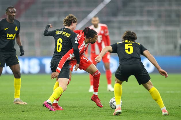 Michael Olise (FC Bayern Muenchen, 17) mit Kevin Mac Allister (Royale Union Saint-Gilloise, 05) und Kamiel Van de Perre (Royale Union Saint-Gilloise, 06), GER, FC Bayern Muenchen vs. Royale Union Saint-Gilloise, Fussball, UEFA Champions League, Liga-Phase, 7. Spieltag, Saison 2025 2026, 21.01.2026, GER, FC Bayern Muenchen vs. Royale Union Saint-Gilloise, Fussball, UEFA Champions League, Liga-Phase, 7. Spieltag, Saison 2025 2026, 21.01.2026 Muenchen Copyright: xEibner-Pressefoto JennixMaulx EP_JML