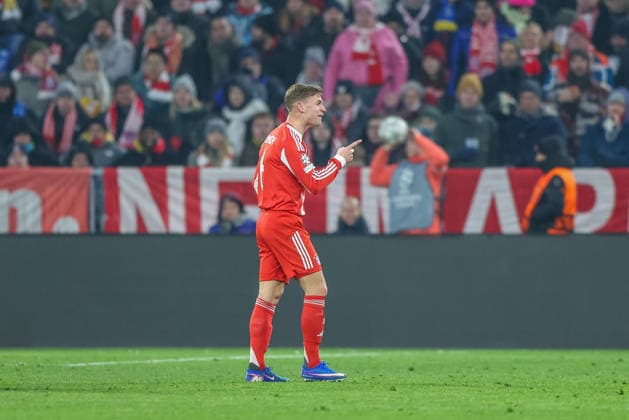 Joshua Kimmich (FC Bayern Muenchen, 06) beschwert sich ueber die gelb rote Karte fuer Minjae Kim (FC Bayern Muenchen, 03), GER, FC Bayern Muenchen vs. Royale Union Saint-Gilloise, Fussball, UEFA Champions League, Liga-Phase, 7. Spieltag, Saison 2025 2026, 21.01.2026, GER, FC Bayern Muenchen vs. Royale Union Saint-Gilloise, Fussball, UEFA Champions League, Liga-Phase, 7. Spieltag, Saison 2025 2026, 21.01.2026 Muenchen Copyright: xEibner-Pressefoto JennixMaulx EP_JML